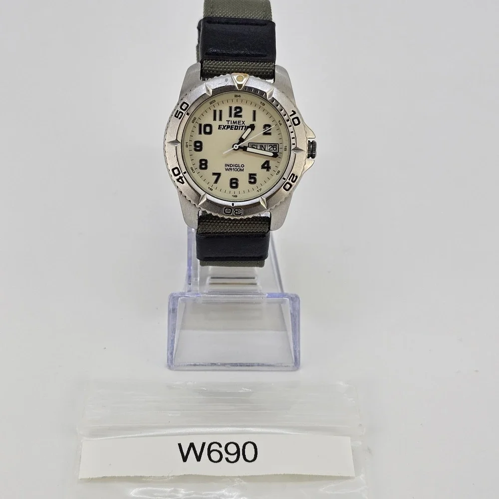 Timex Expedition Men Watch 38MM Cream Dial NEW Green Nylon Bands New Battery